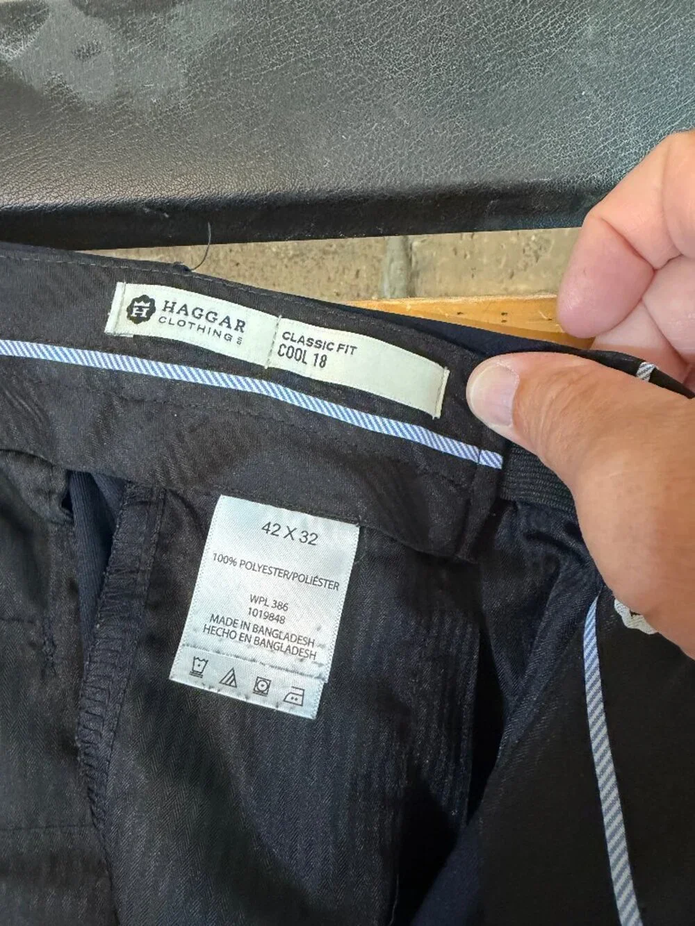 Haggar Cool 18 Pro Classic Flat Front Hidden Expand. Waistband Navy Pant 42X32